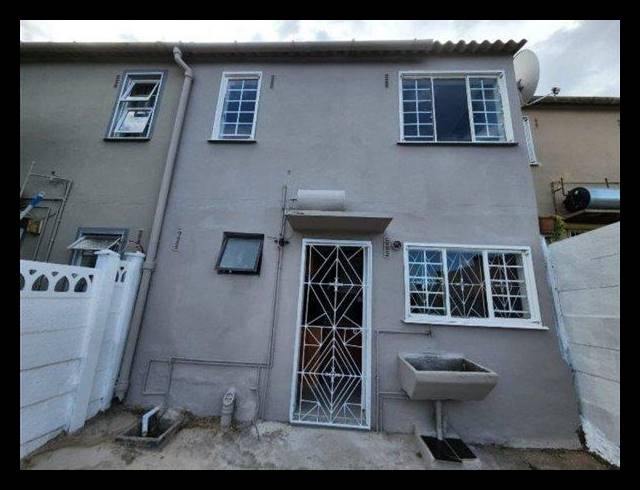 2 BEDROOM HOUSE FOR SALE IN GROVE END